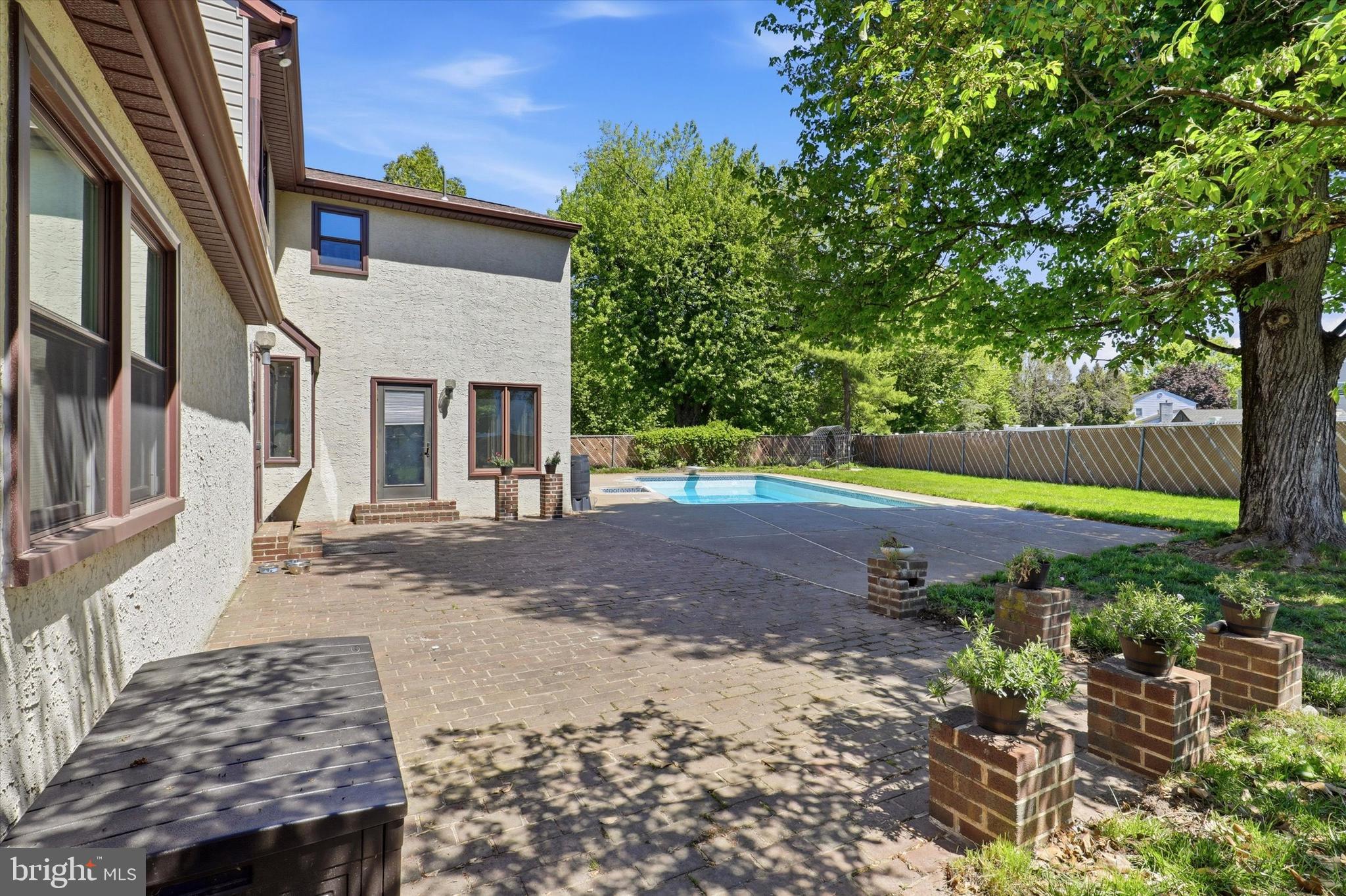 MAPLE GLEN - Residential