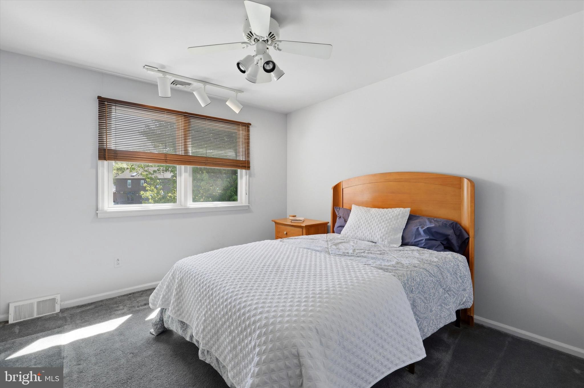 MAPLE GLEN - Residential