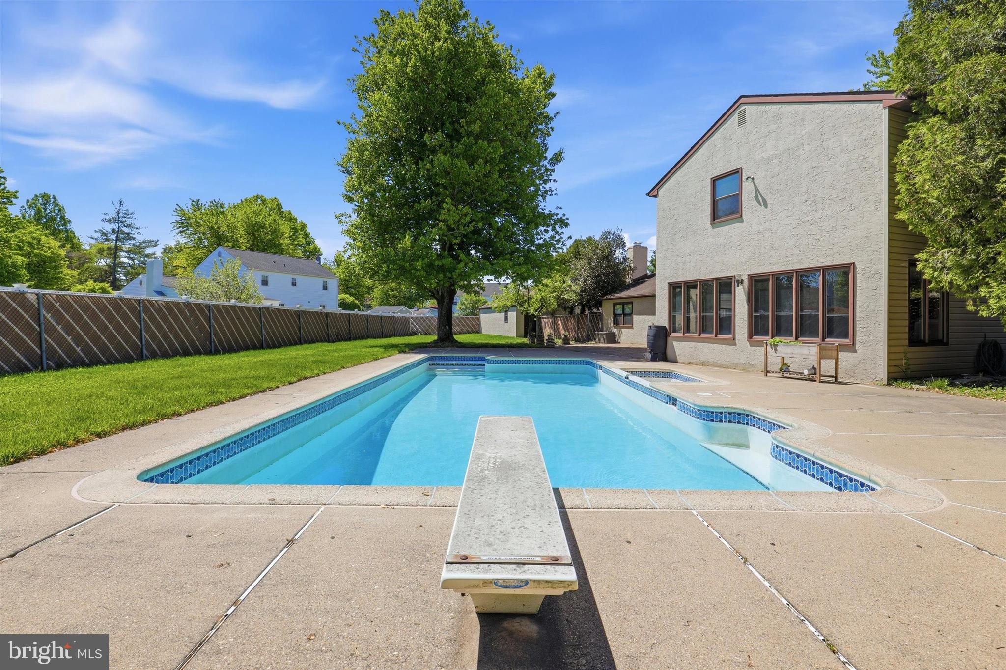MAPLE GLEN - Residential
