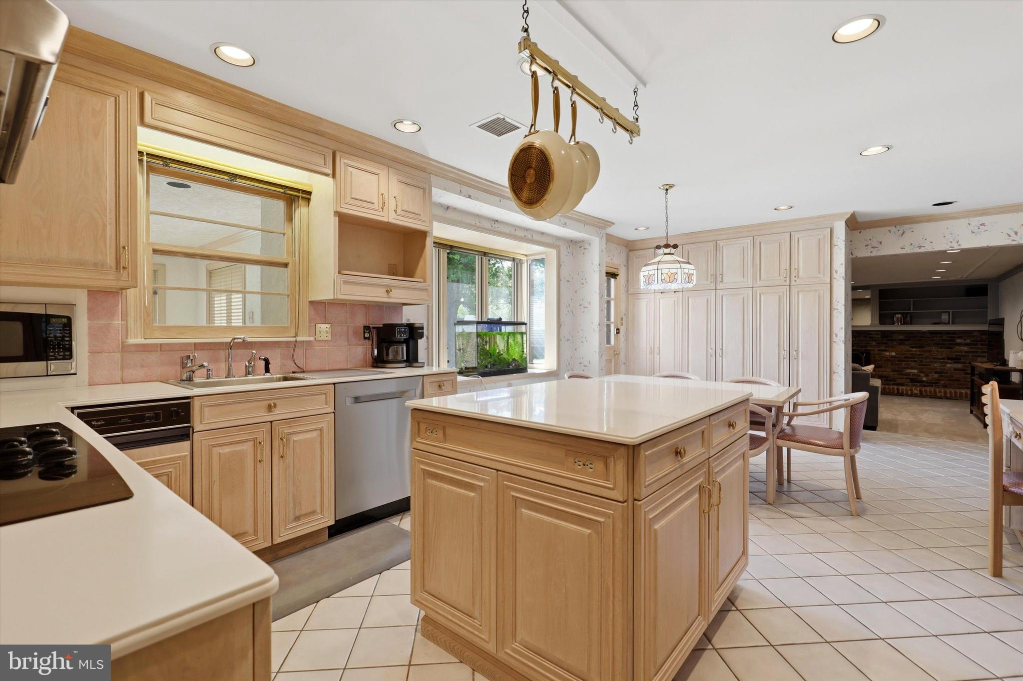 MAPLE GLEN - Residential