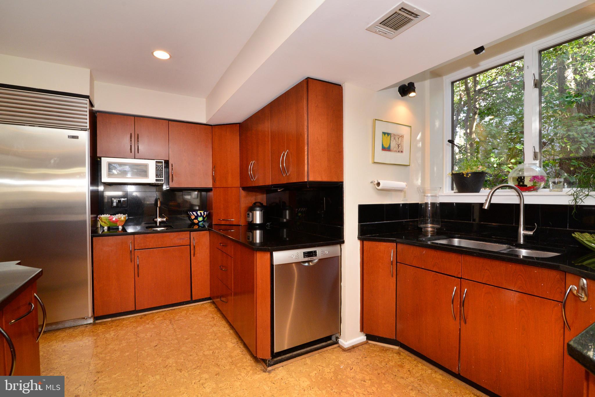 RESTON - Residential