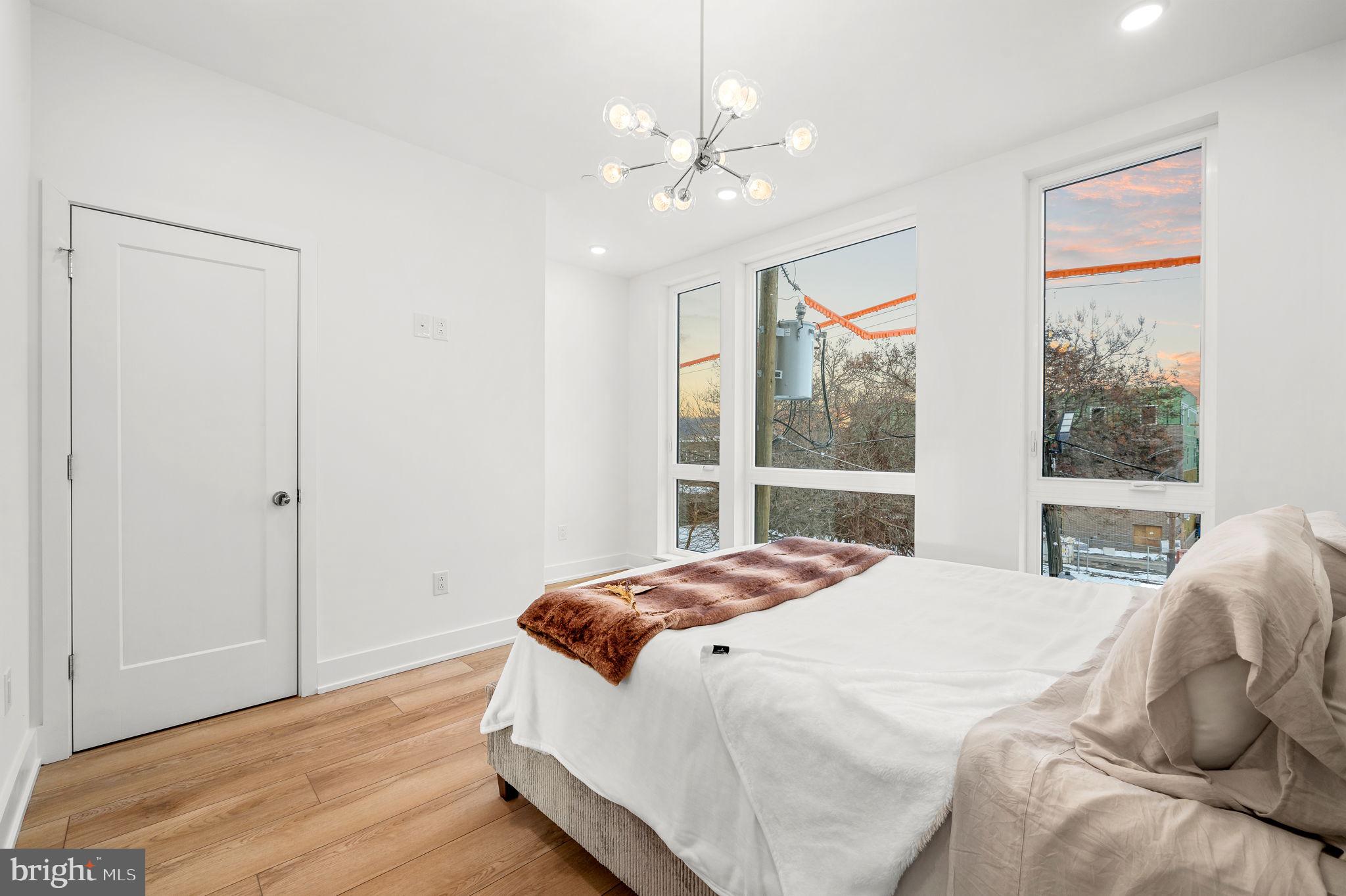 PORT RICHMOND - Residential