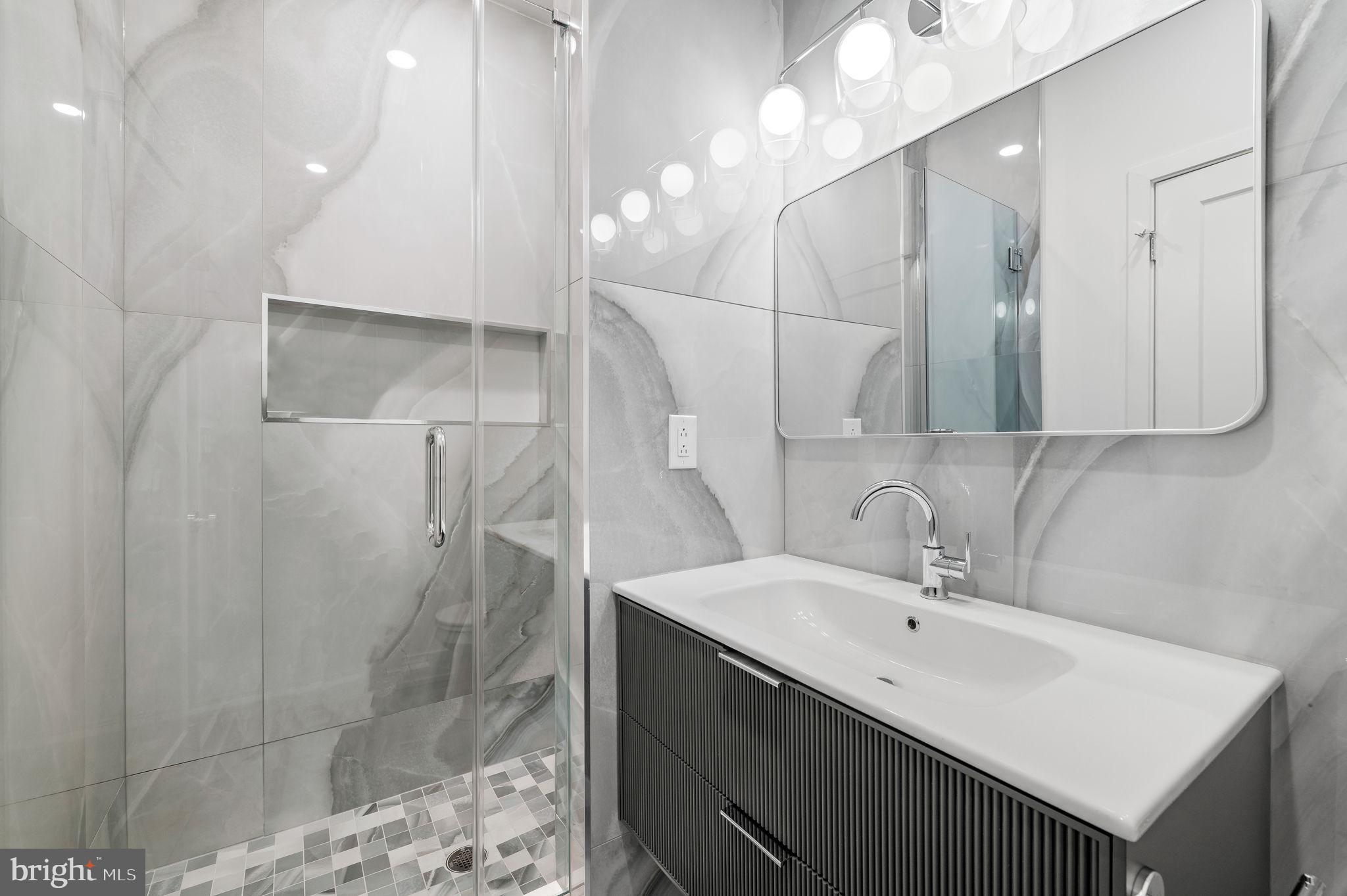 PORT RICHMOND - Residential