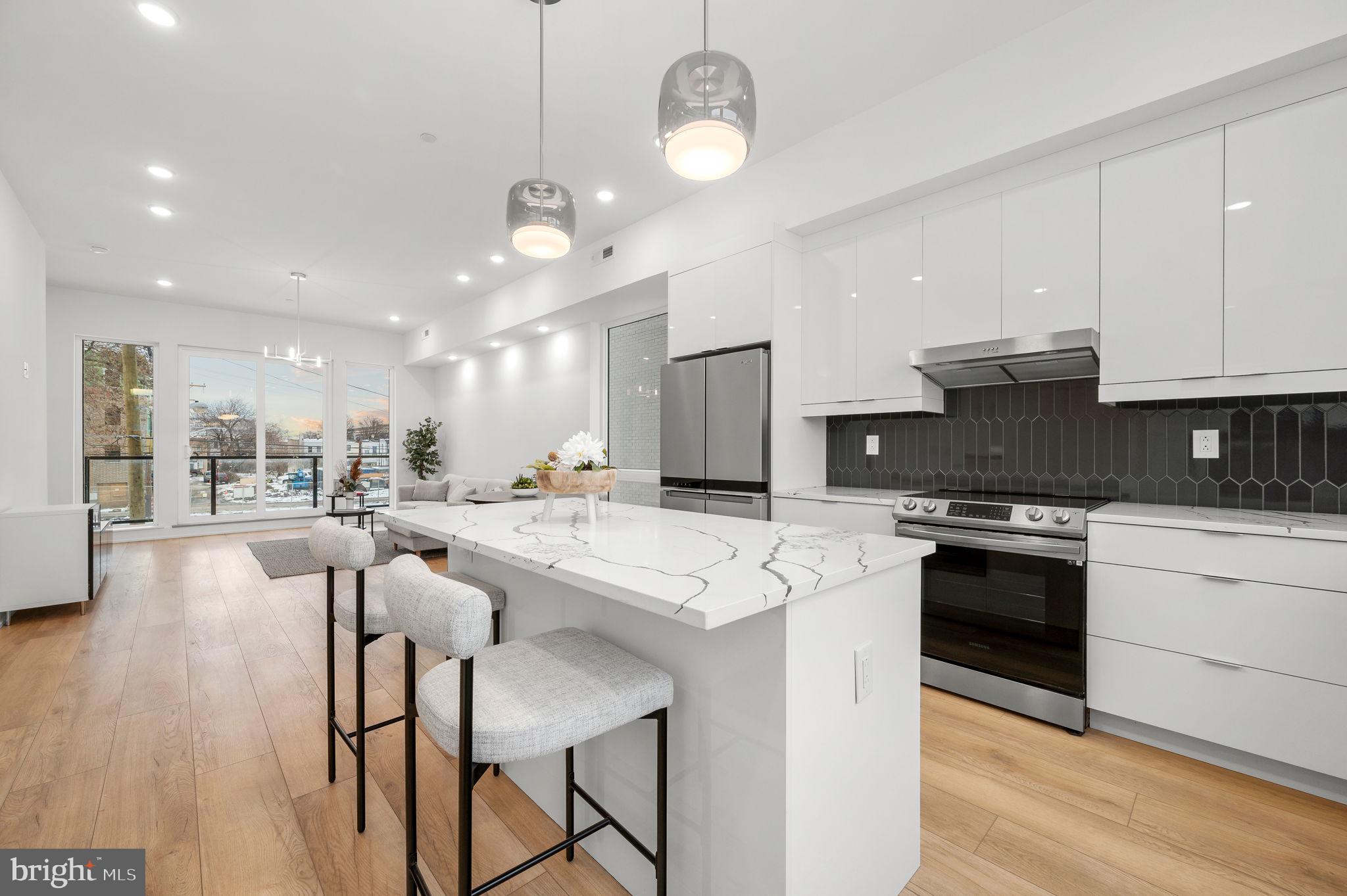 PORT RICHMOND - Residential