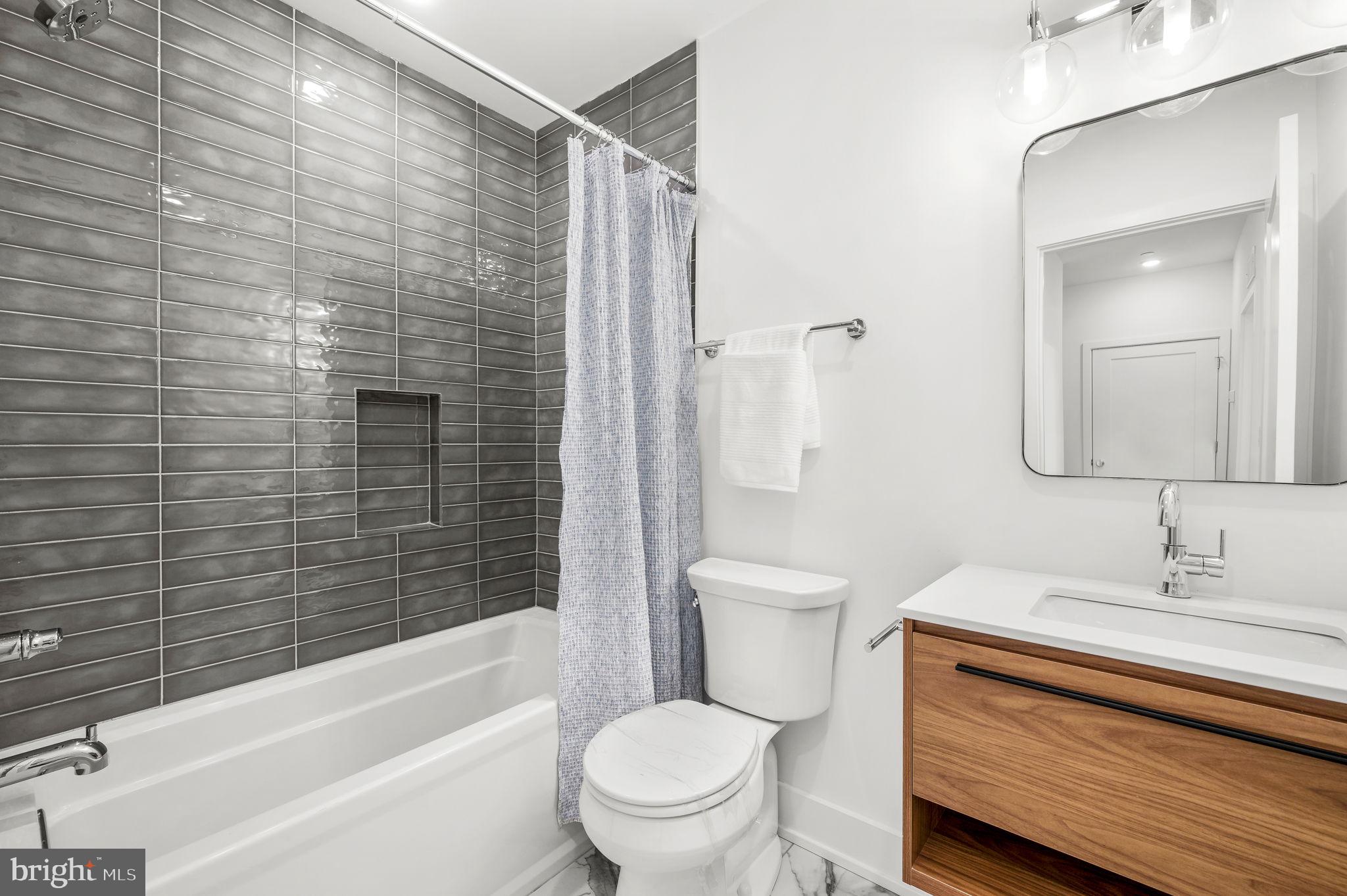 PORT RICHMOND - Residential