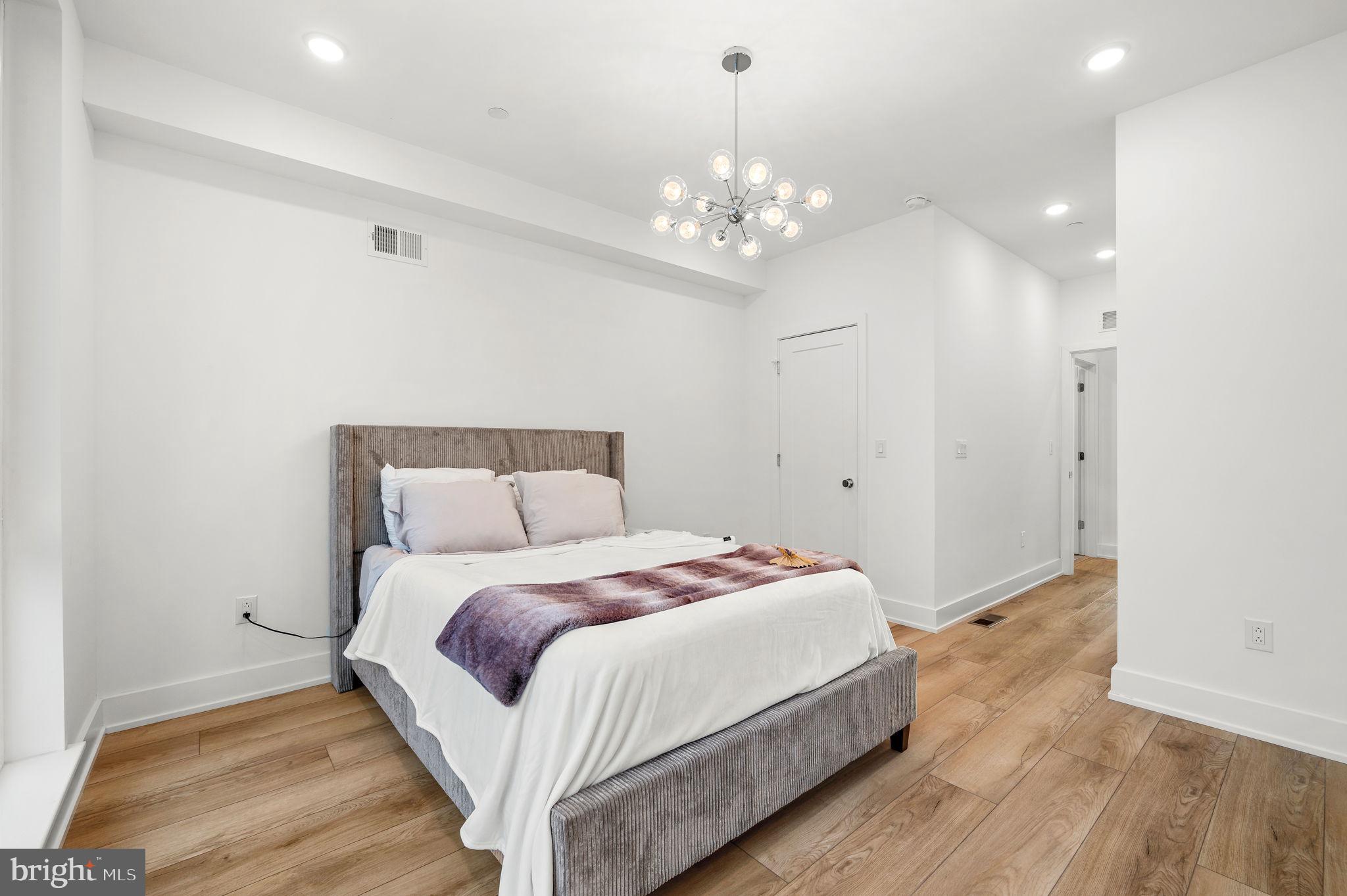 PORT RICHMOND - Residential