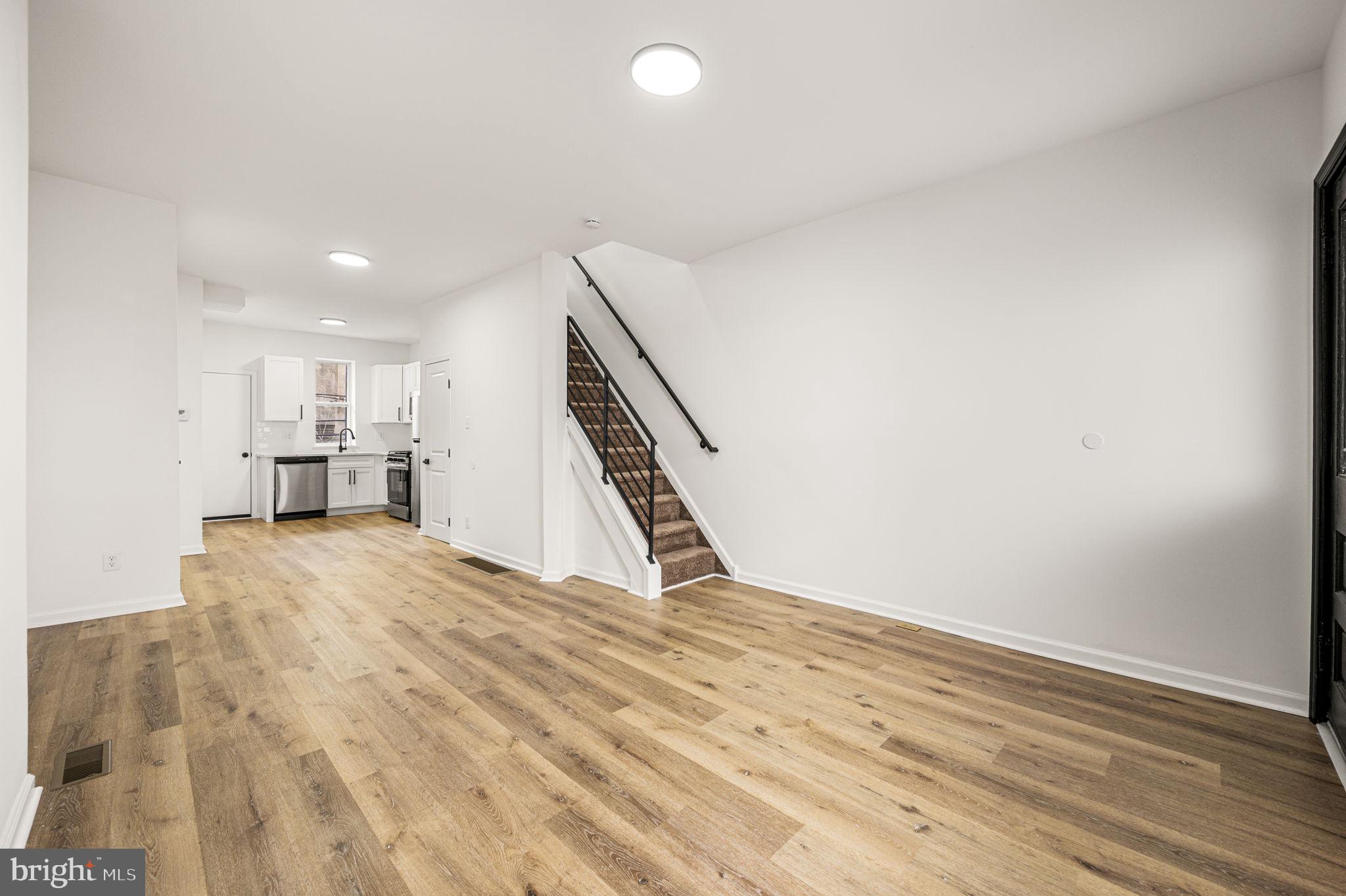 SQUIRREL HILL - Residential