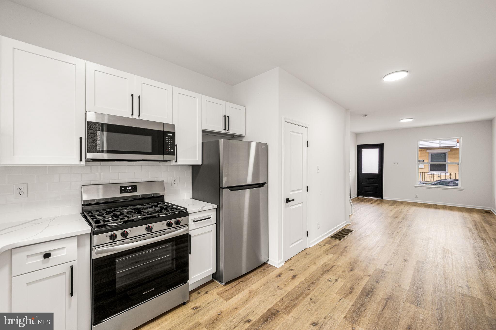 SQUIRREL HILL - Residential