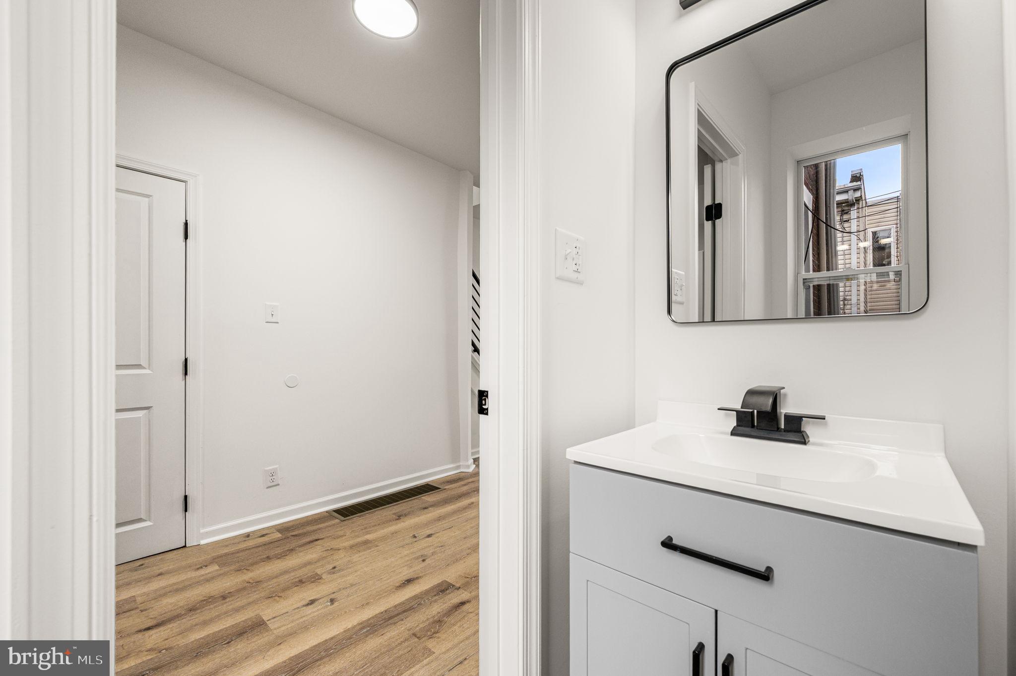 SQUIRREL HILL - Residential