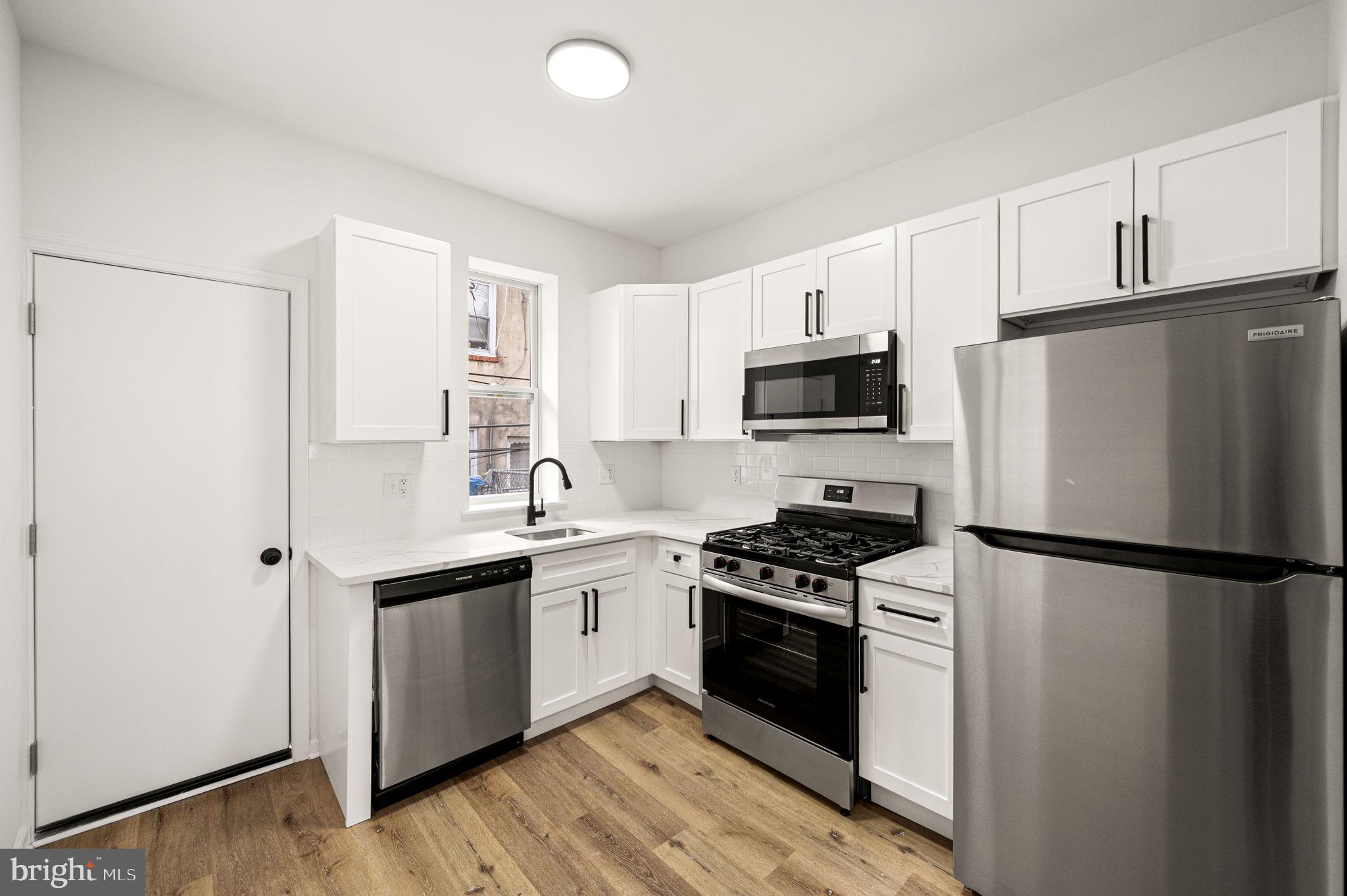 SQUIRREL HILL - Residential