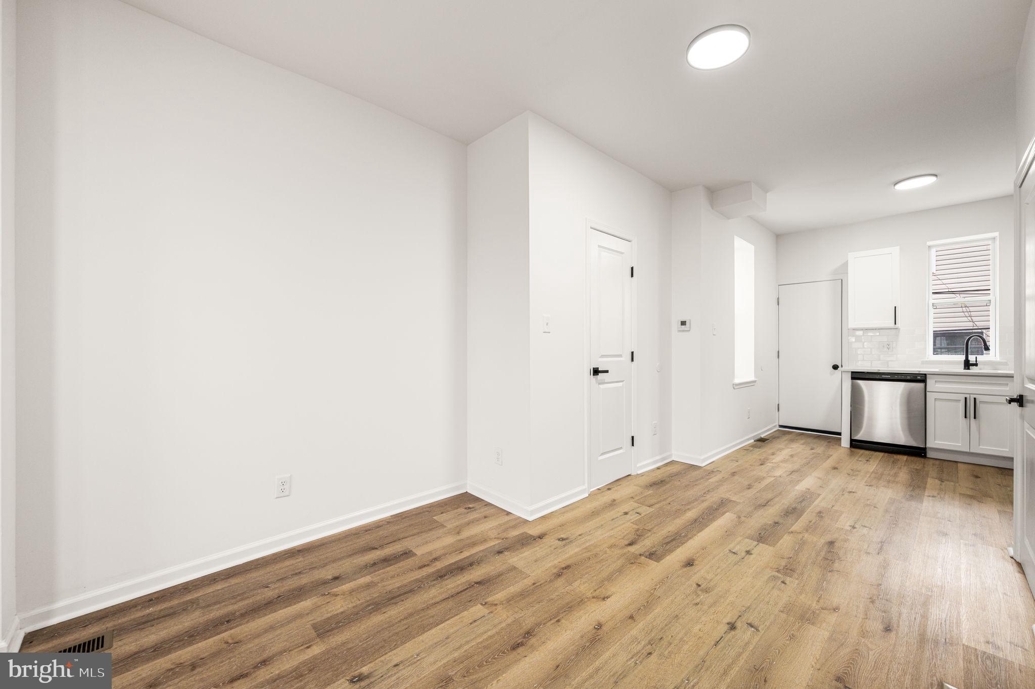 SQUIRREL HILL - Residential