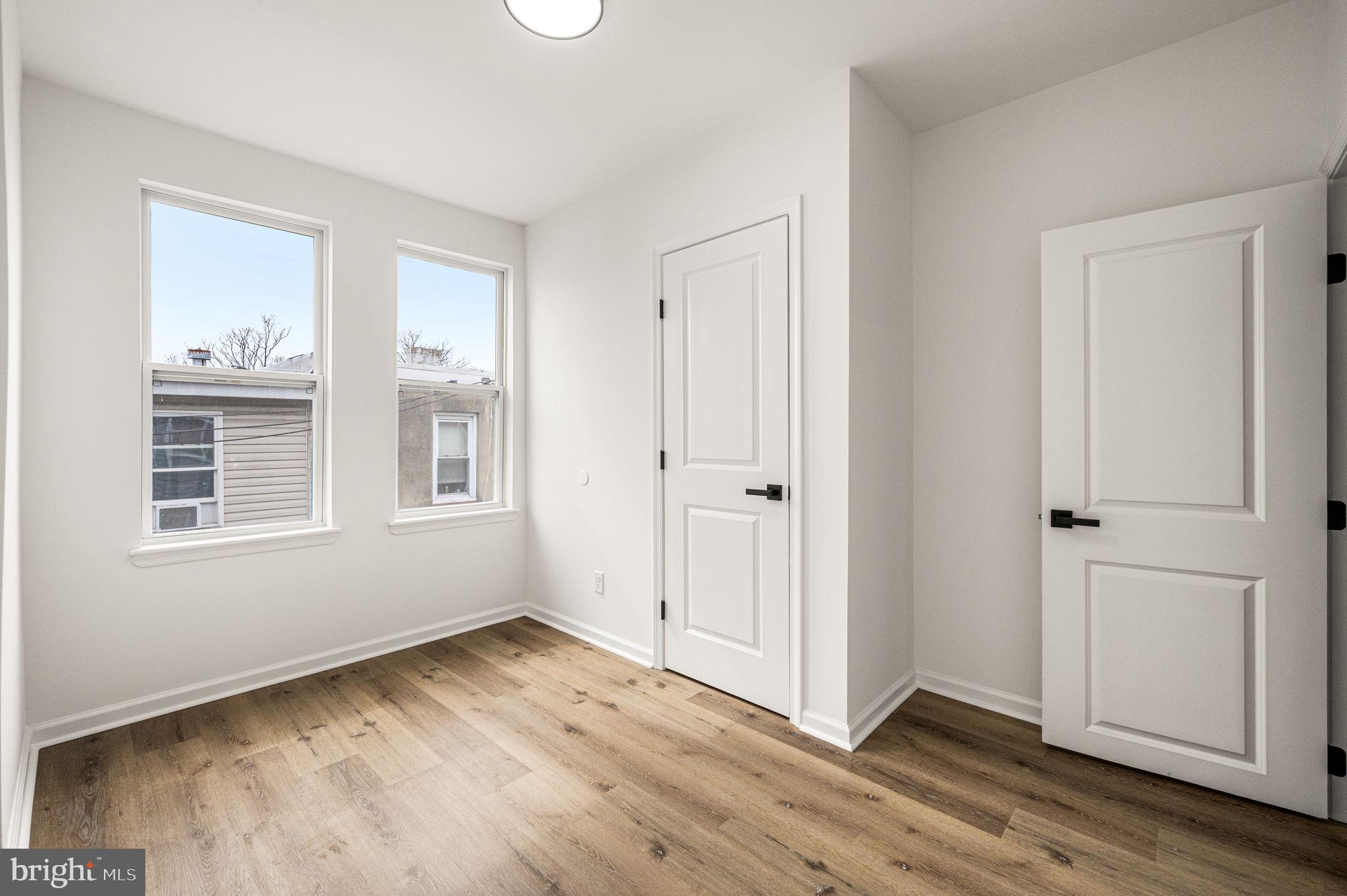 SQUIRREL HILL - Residential