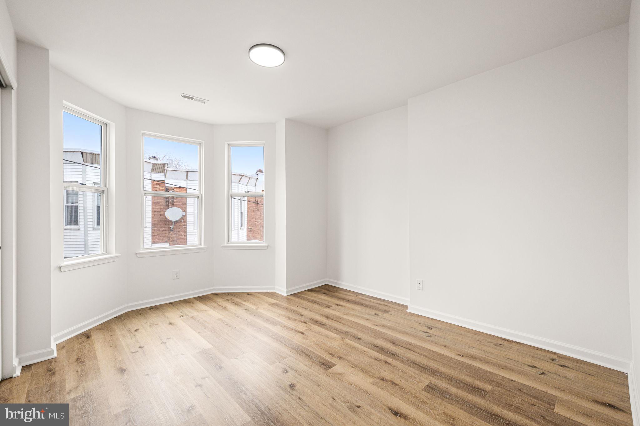 SQUIRREL HILL - Residential