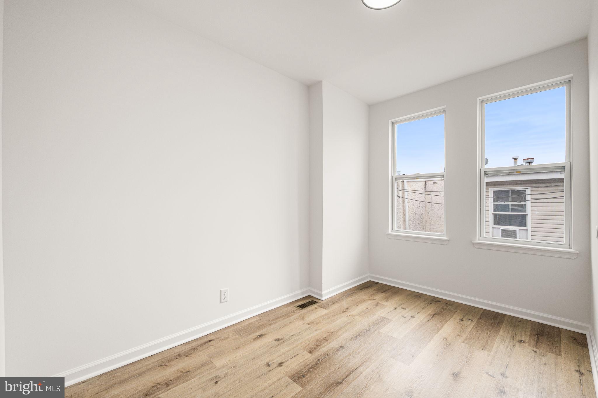 SQUIRREL HILL - Residential