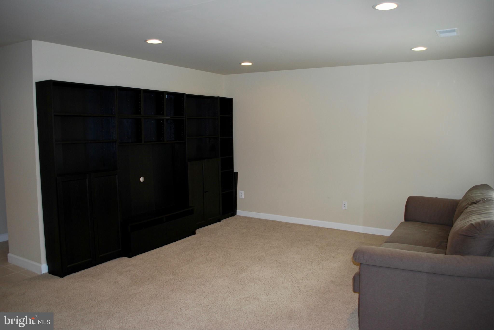 ELMWOOD - Residential Lease