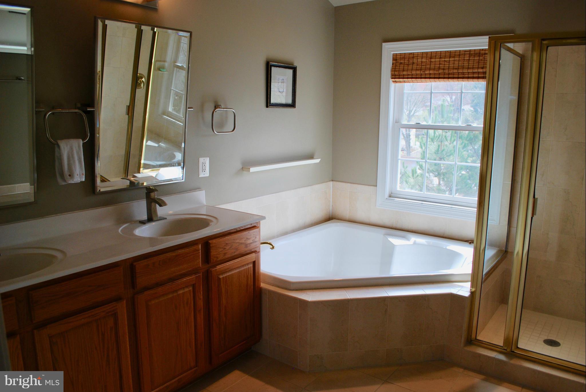 ELMWOOD - Residential Lease