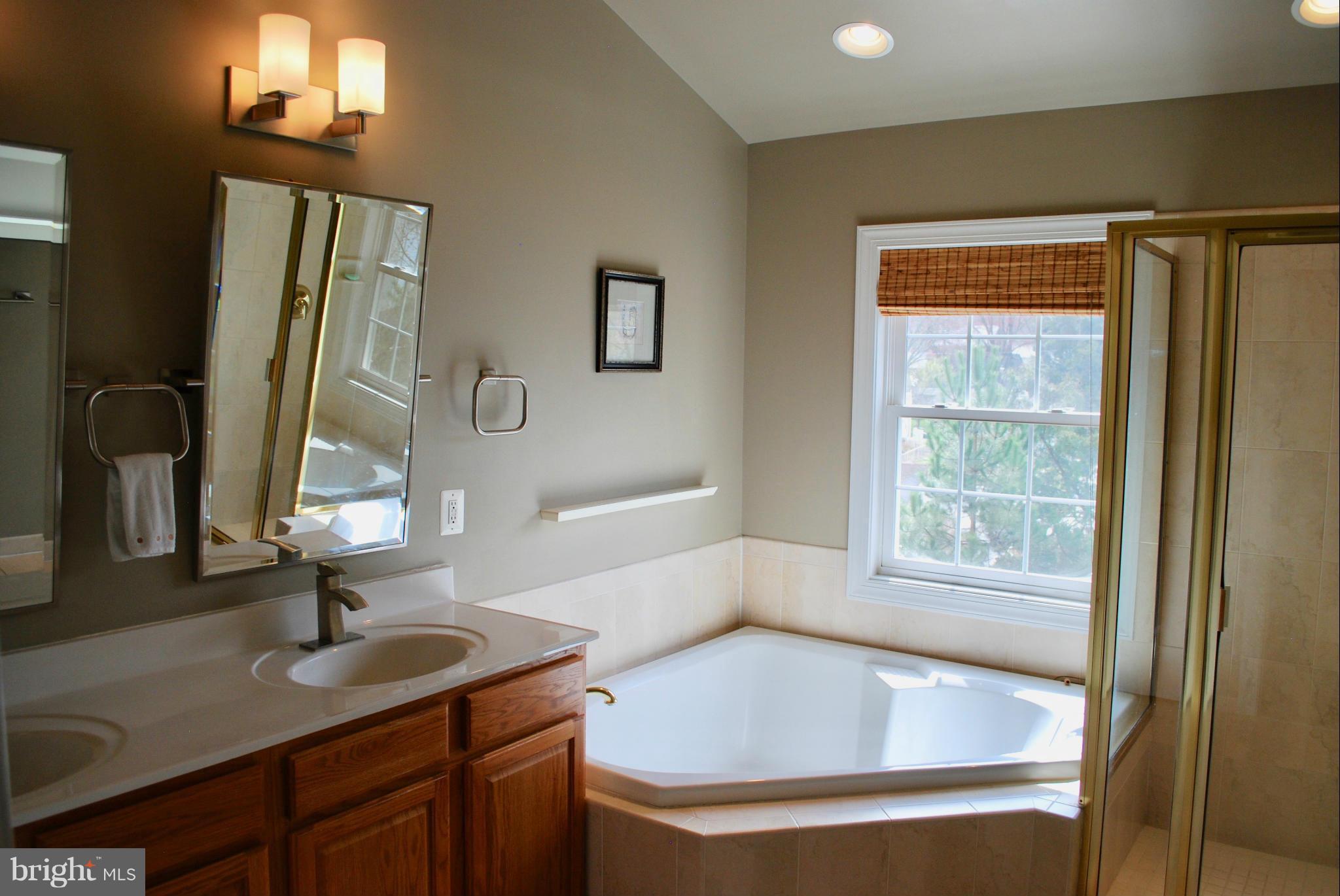 ELMWOOD - Residential Lease