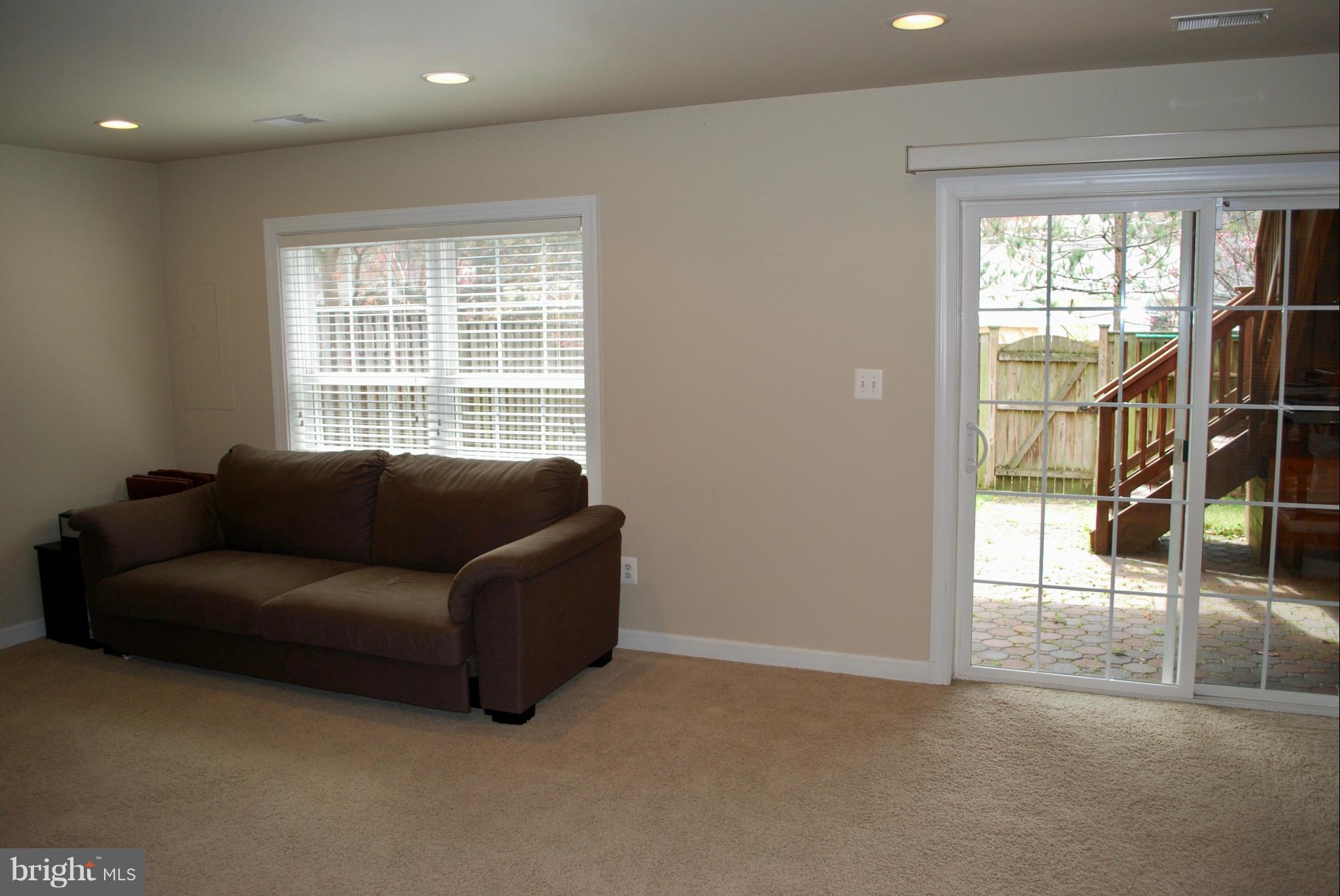 ELMWOOD - Residential Lease