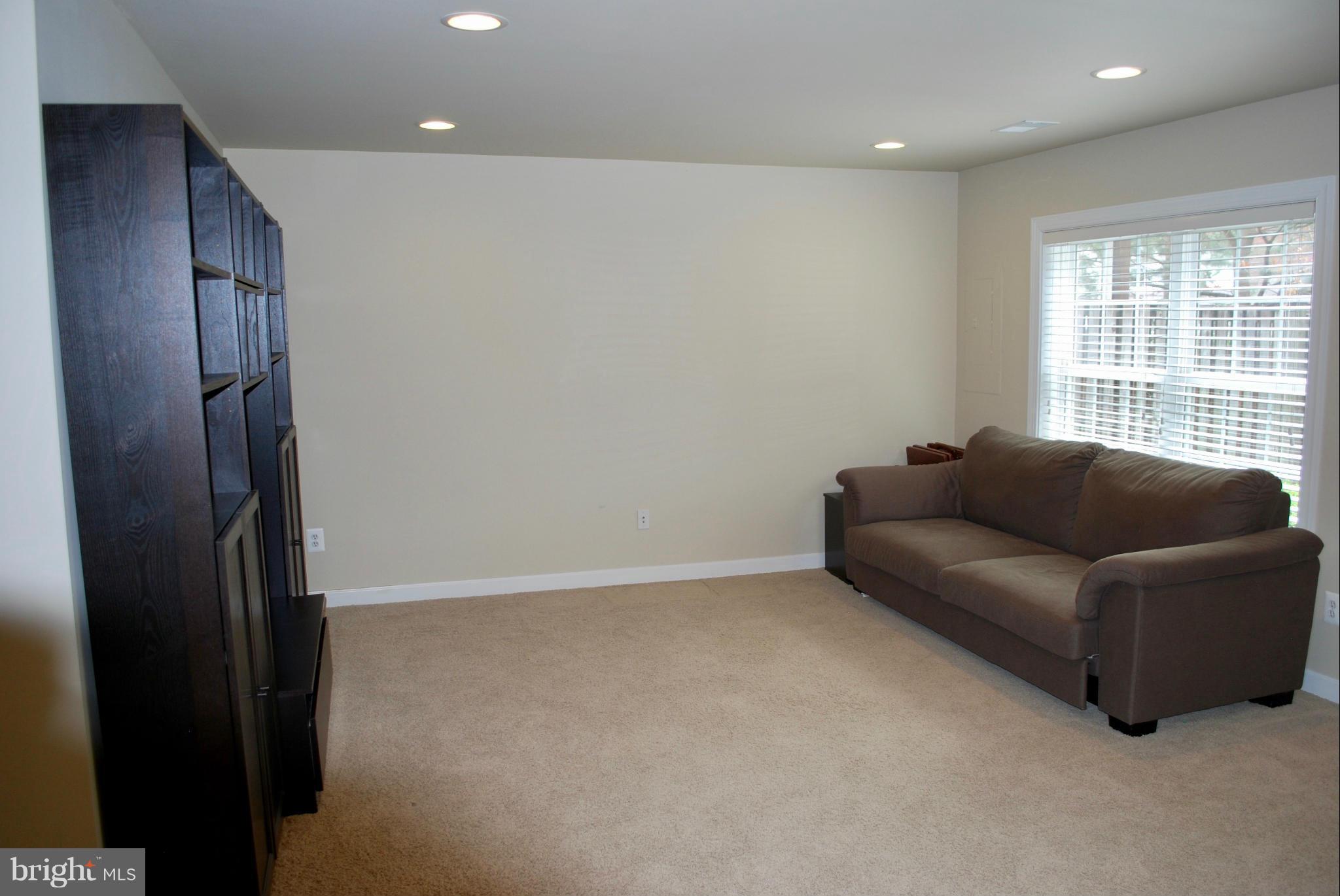 ELMWOOD - Residential Lease