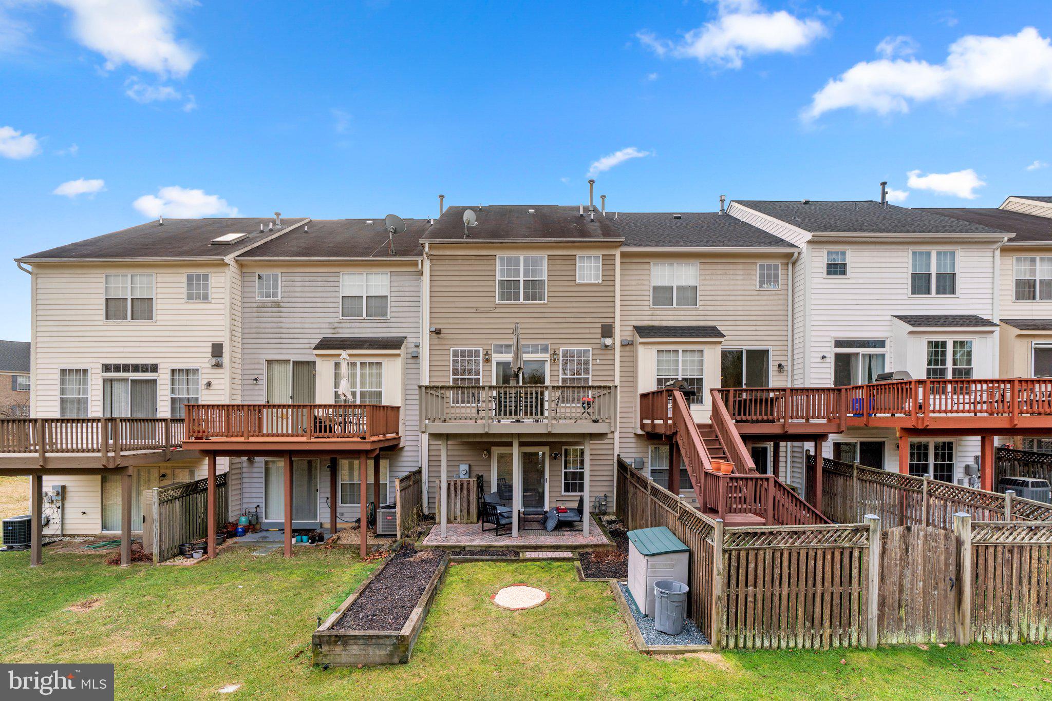 RIDGEFIELD - Residential