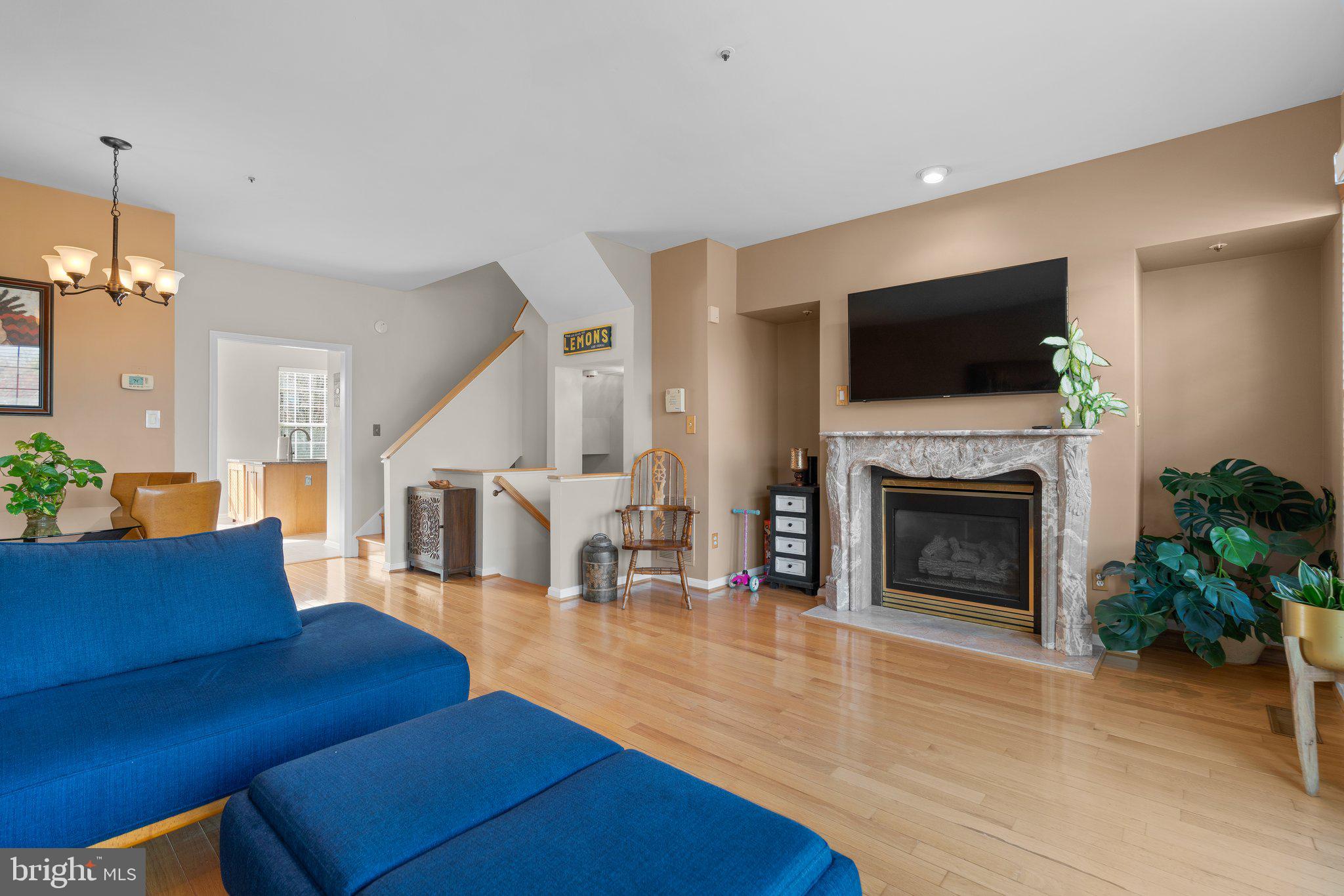 RIDGEFIELD - Residential