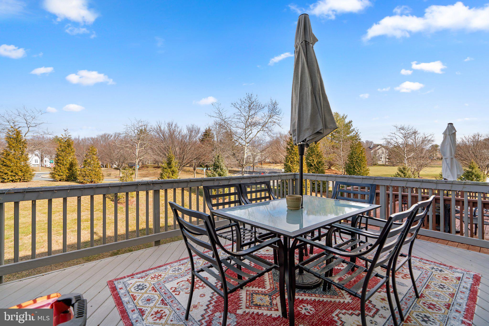 RIDGEFIELD - Residential