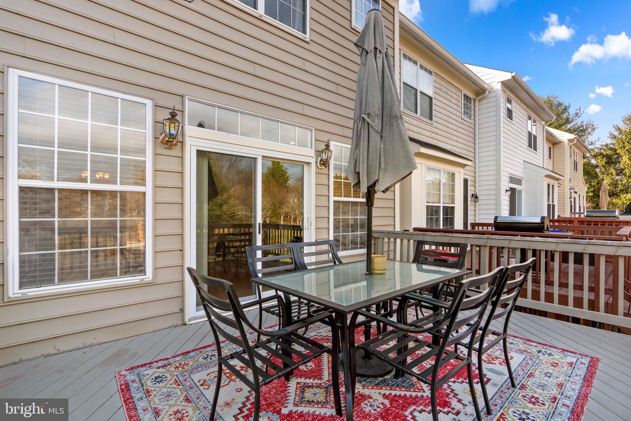 RIDGEFIELD - Residential