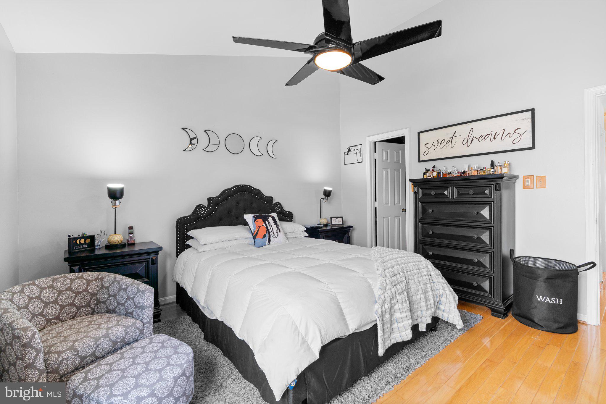 RIDGEFIELD - Residential