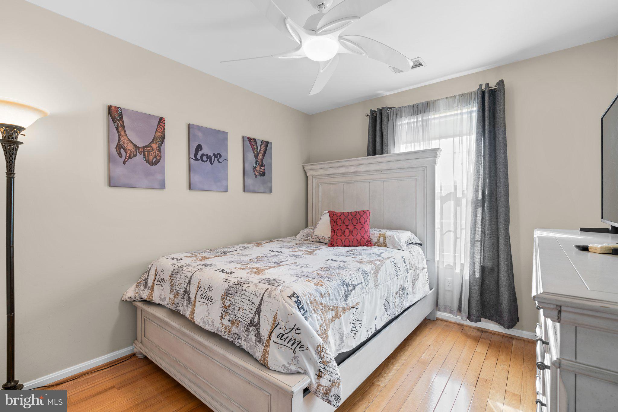 RIDGEFIELD - Residential