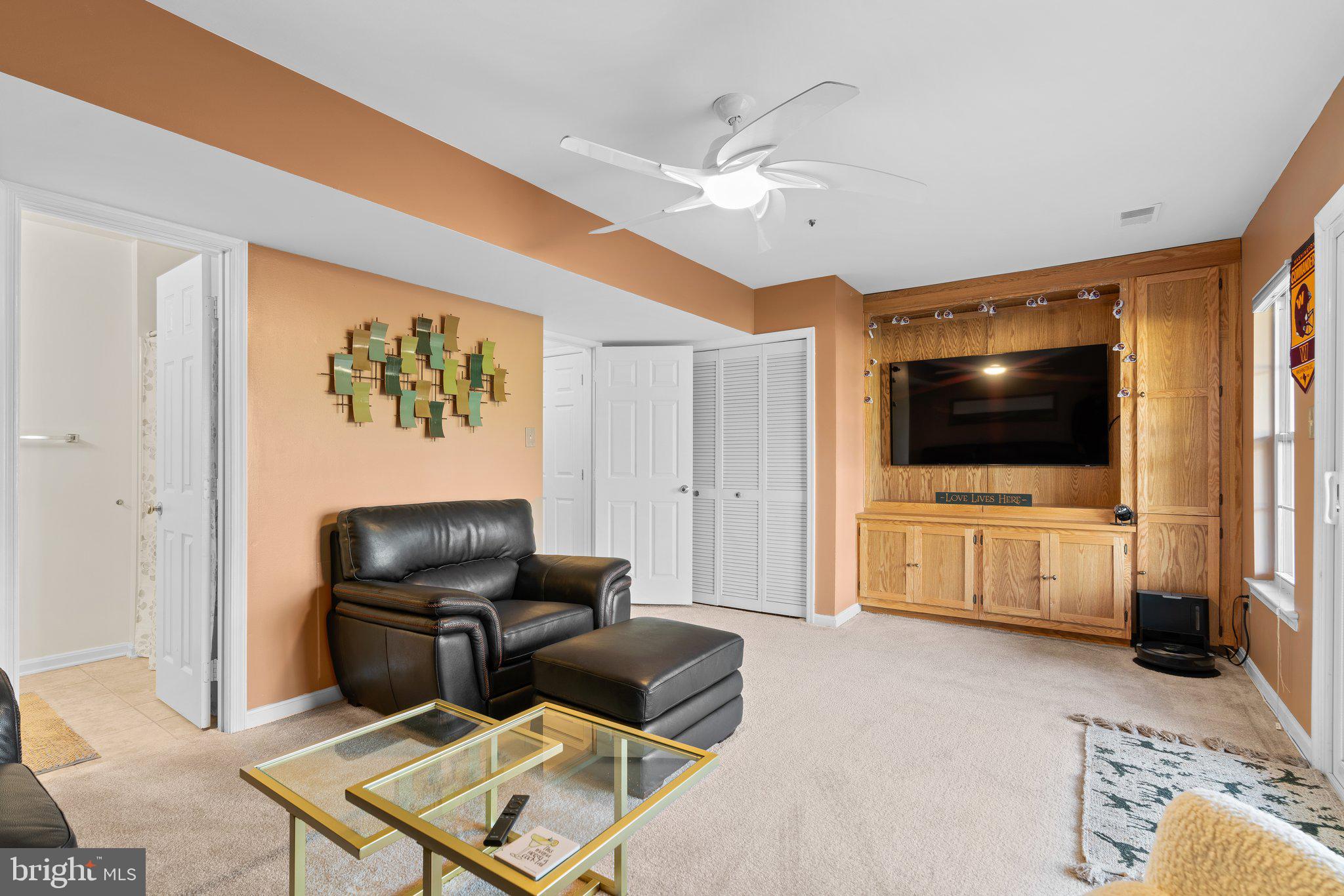 RIDGEFIELD - Residential