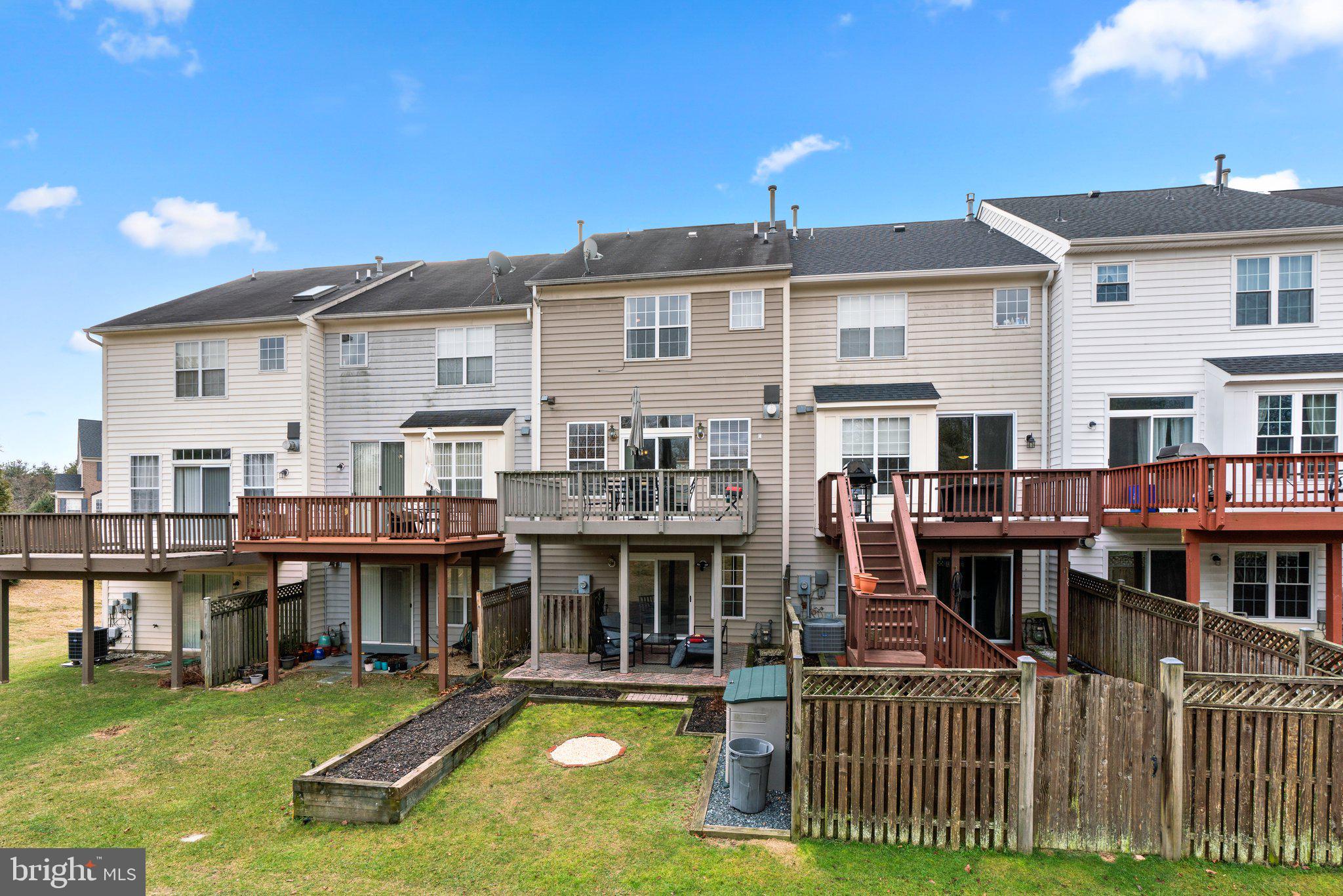 RIDGEFIELD - Residential