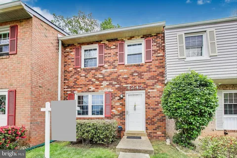4242 Embassy Drive, Woodbridge, VA MLS: VAPW2091786