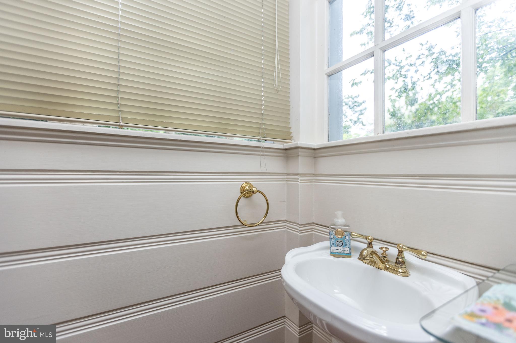 ROLAND PARK - Residential