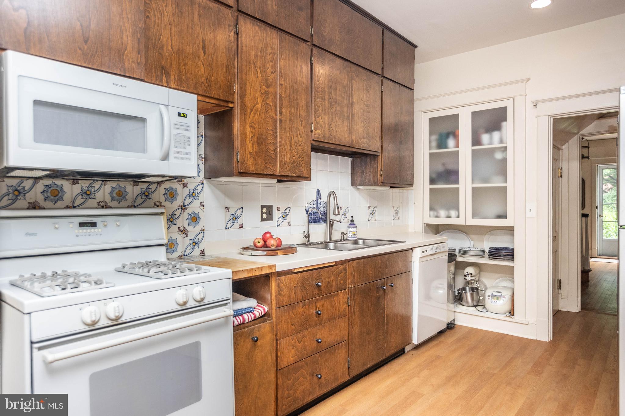 ROLAND PARK - Residential