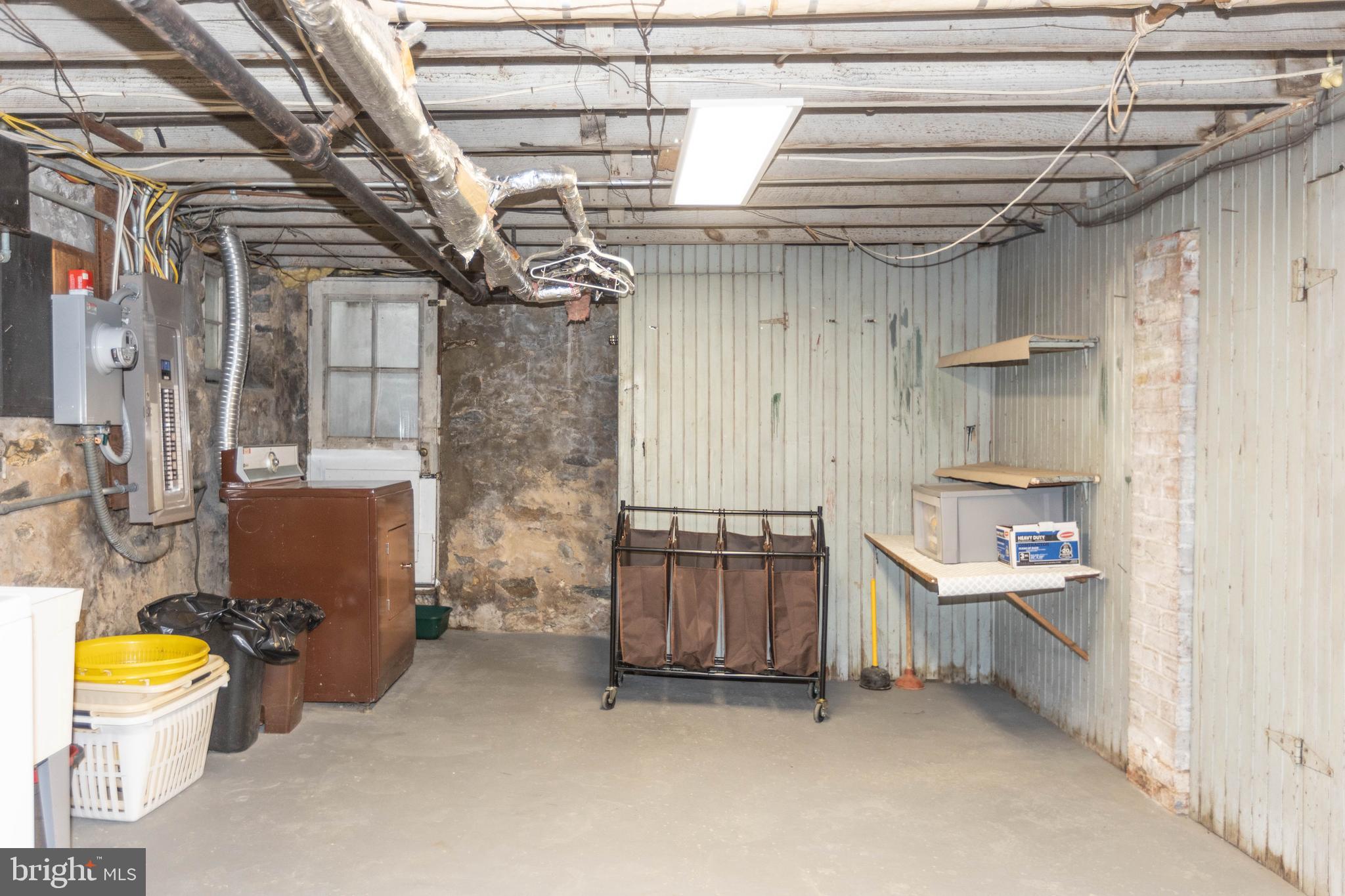 ROLAND PARK - Residential