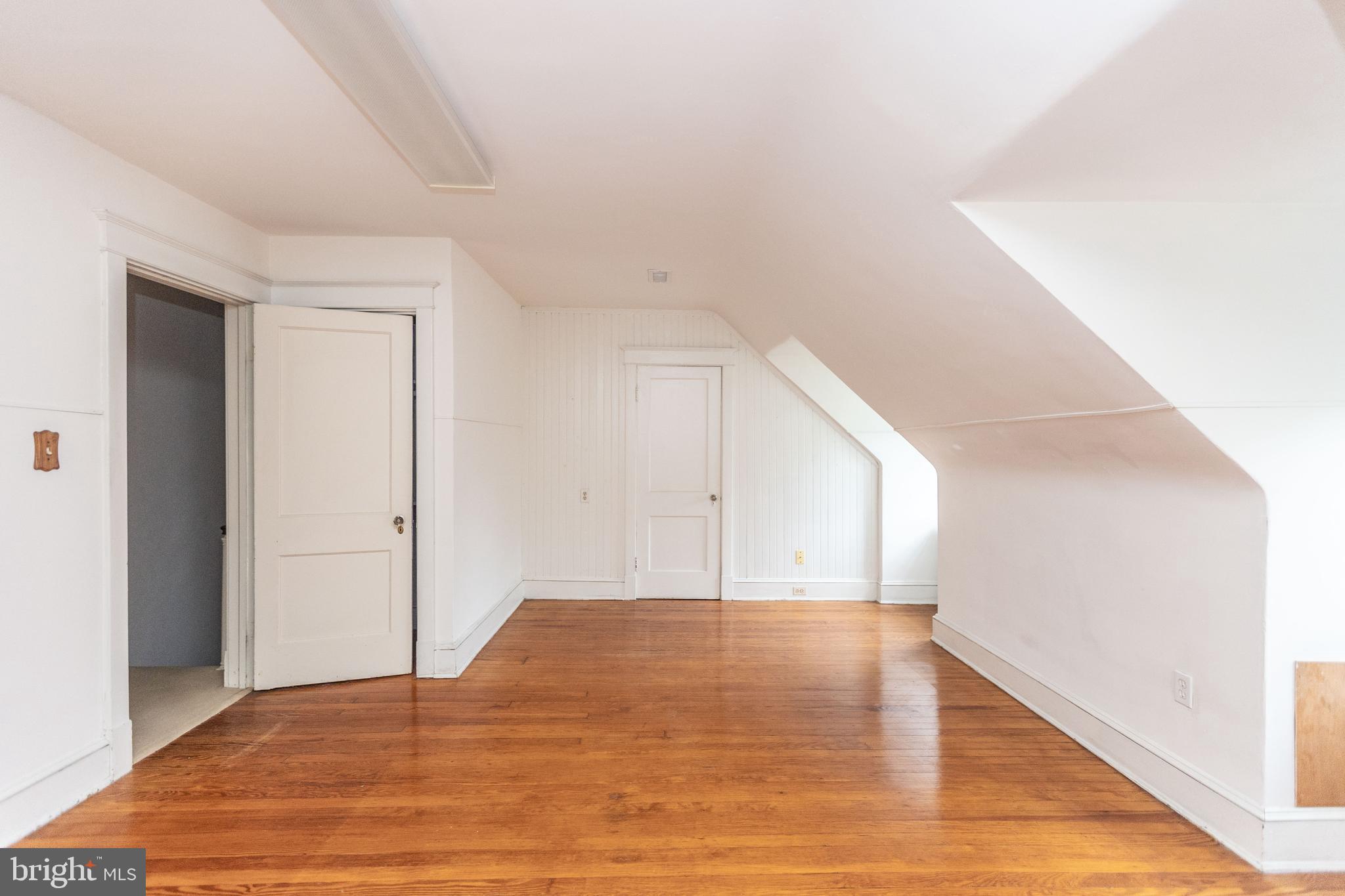 ROLAND PARK - Residential