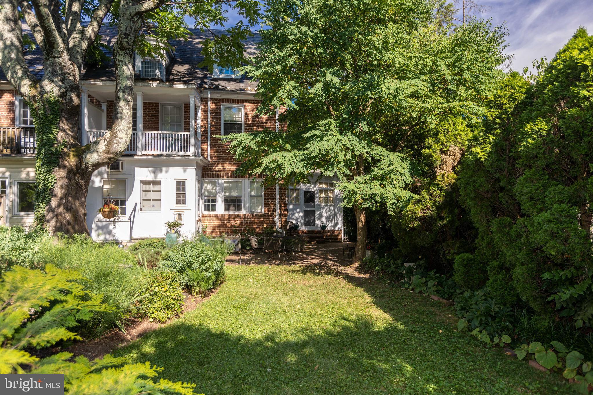 ROLAND PARK - Residential