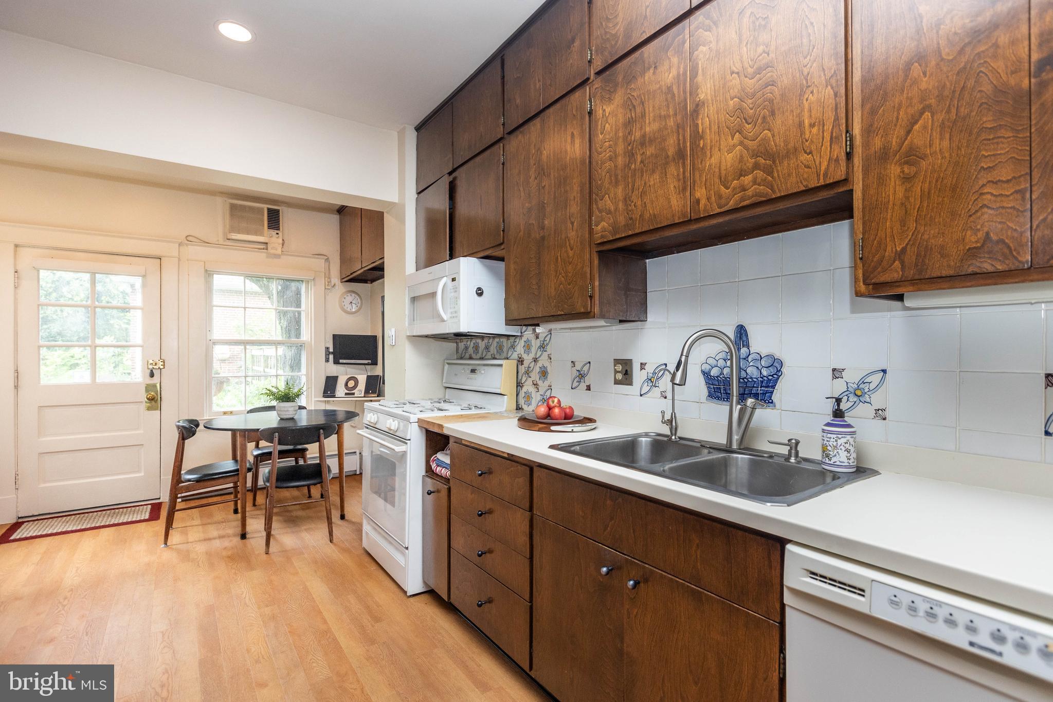 ROLAND PARK - Residential