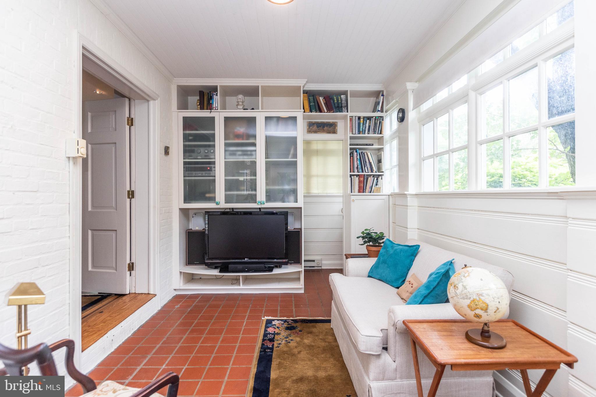 ROLAND PARK - Residential