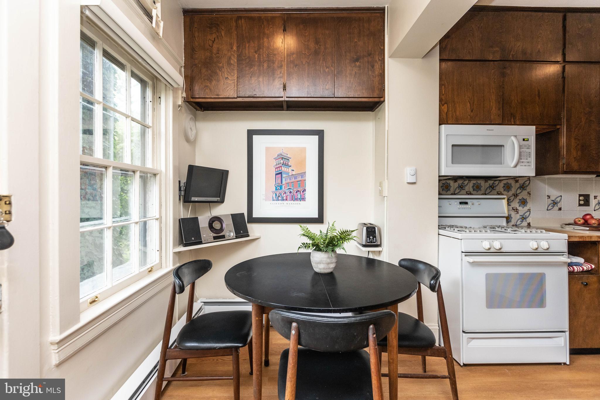 ROLAND PARK - Residential