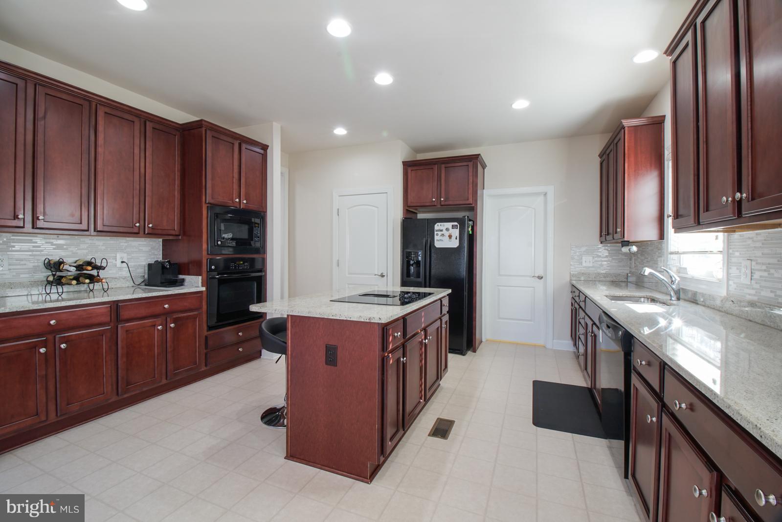 WEST LAWN - Residential