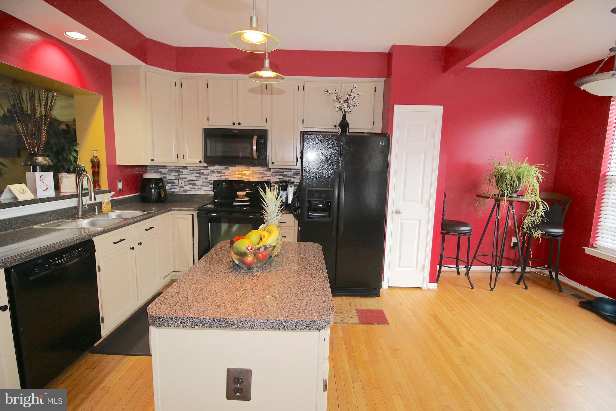 WAYSIDE VILLAGE - Residential Lease