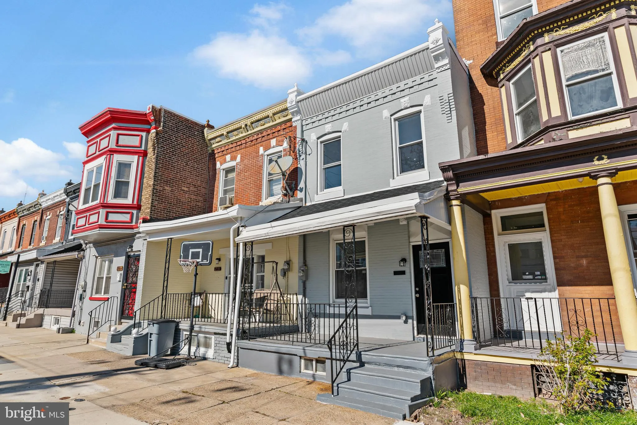 Philadelphia, Pennsylvania 19143, United States, 3 Bedrooms Bedrooms, ,2 BathroomsBathrooms,Residential,Contingent,102317