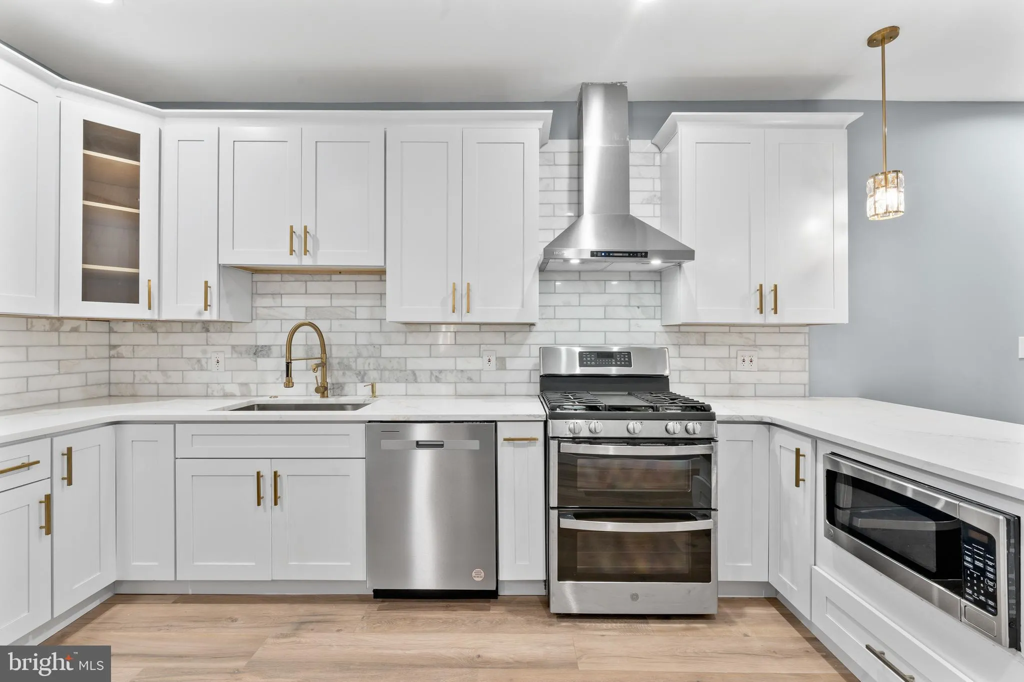 Philadelphia, Pennsylvania 19143, United States, 3 Bedrooms Bedrooms, ,2 BathroomsBathrooms,Residential,Contingent,102317