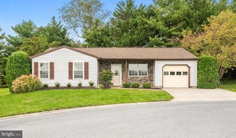 Photo of 5653 Sandy Court, FREDERICK, MD 21703 (MLS # MDFR2070652) Photo of 5653 Sandy Court, FREDERICK, MD 21703 (MLS # MDFR2070652)
