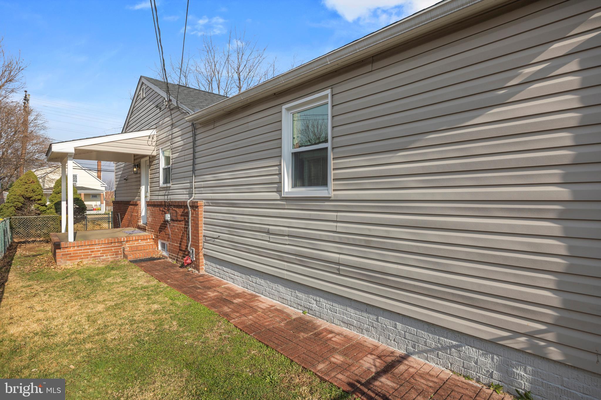 ROLAND TERRACE - Residential