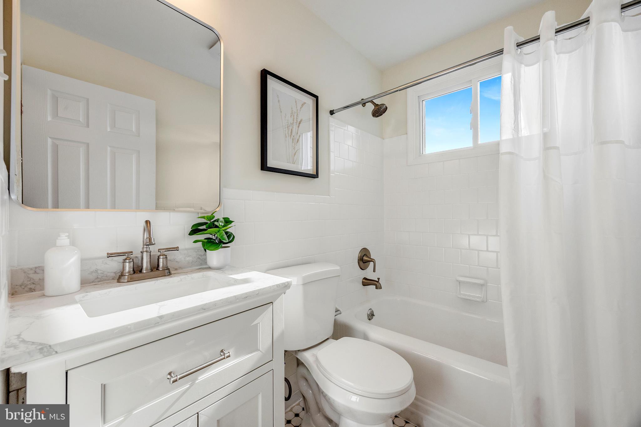 ROLAND TERRACE - Residential