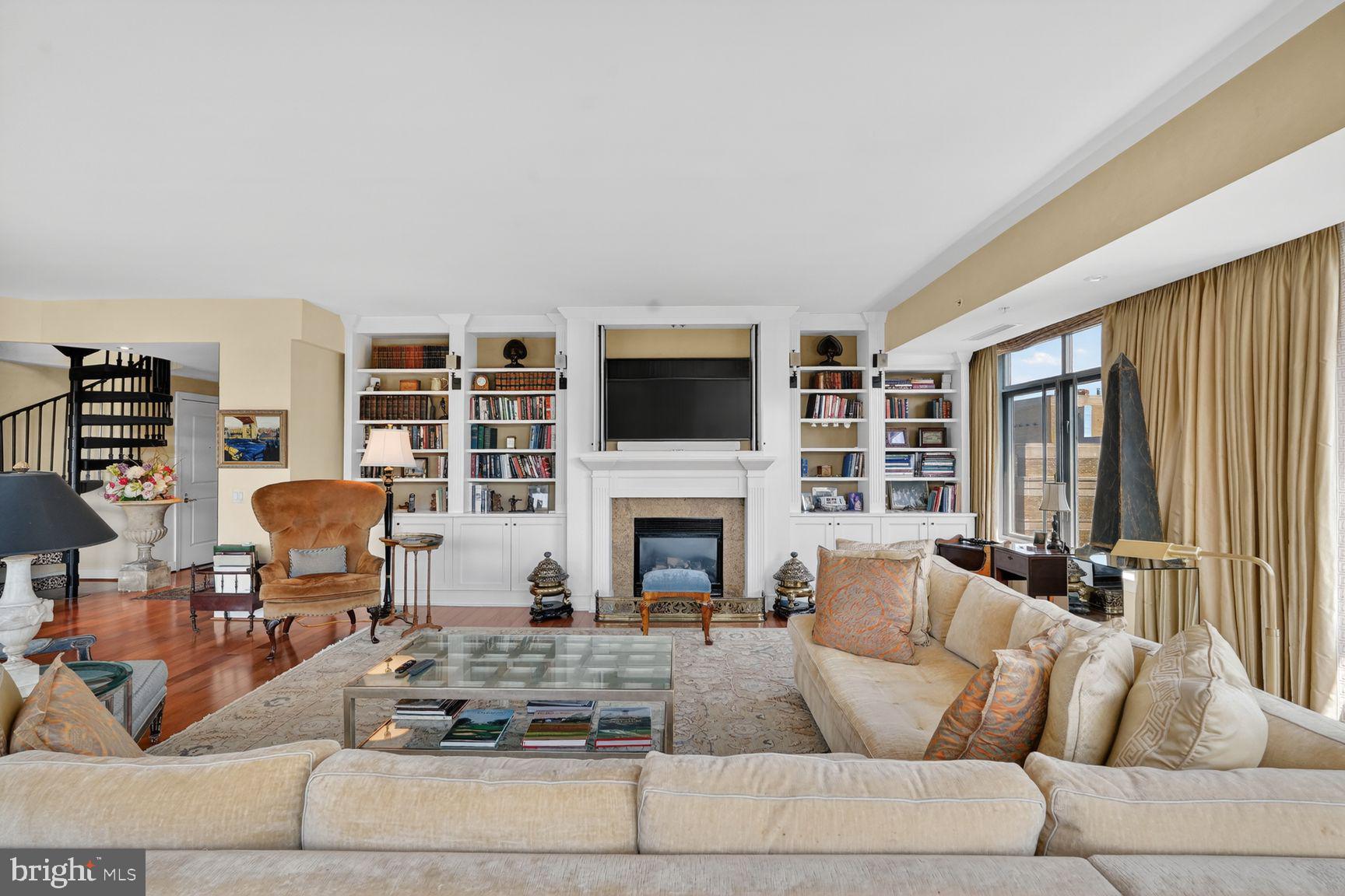 2425 L STREET NW 939