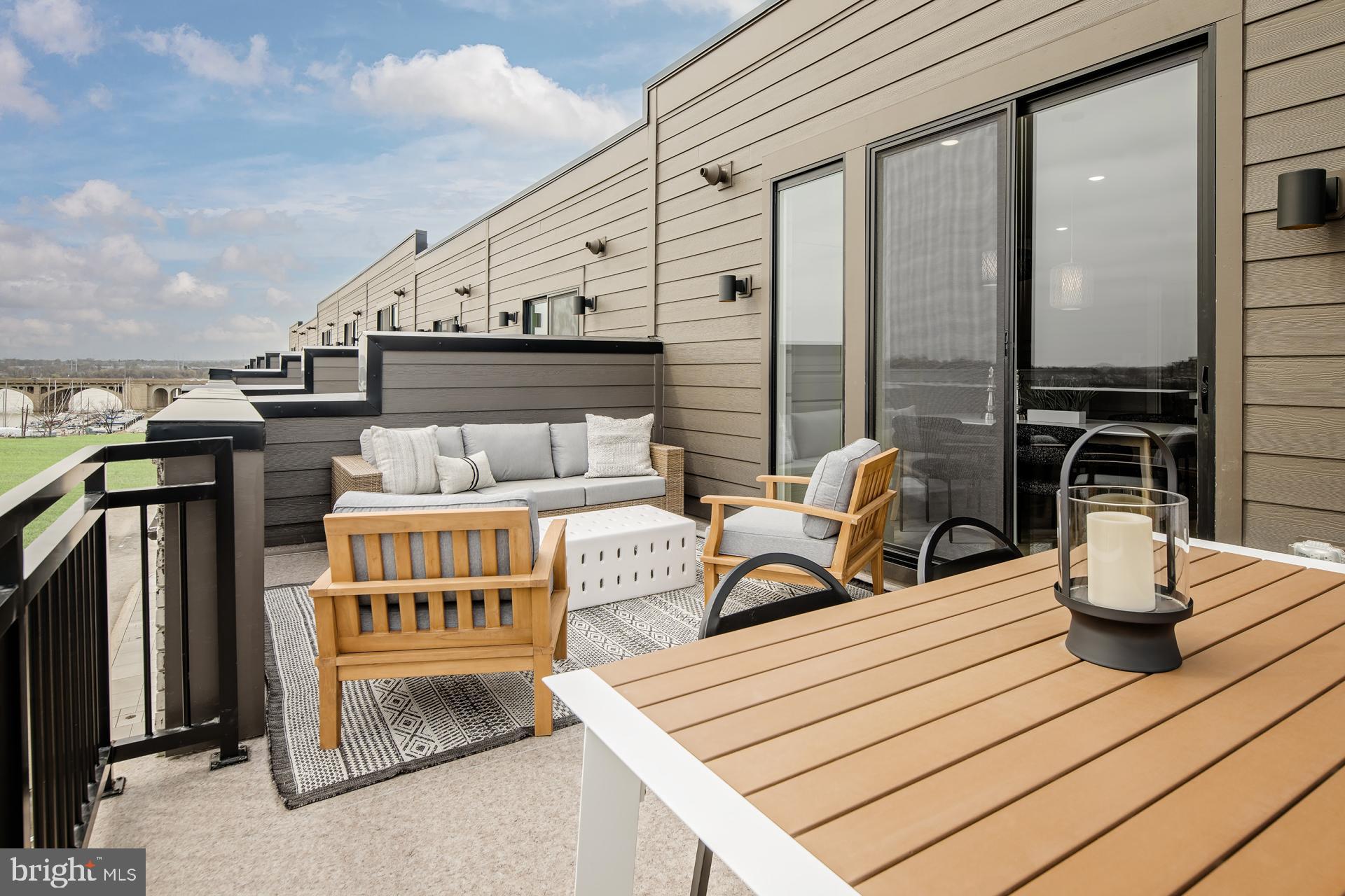 LOCKE LANDING - Residential