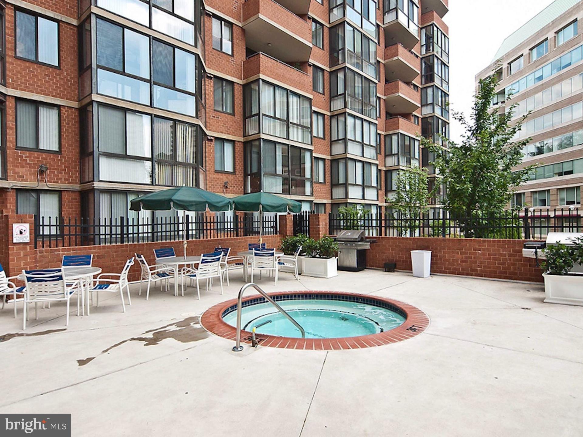 EASTVIEW AT BALLSTON METRO - Residential